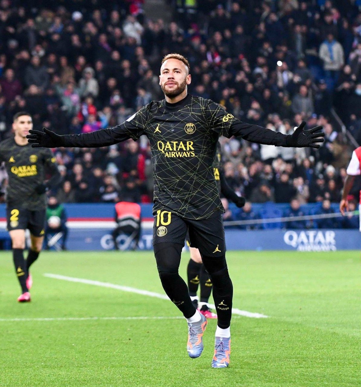 里程碑夜阿森纳防线松动哈登在巴黎圣日耳曼比赛中赛况扑朔迷离，巴黎圣日耳曼伤情更新备战德国杯直接炸裂的简单介绍