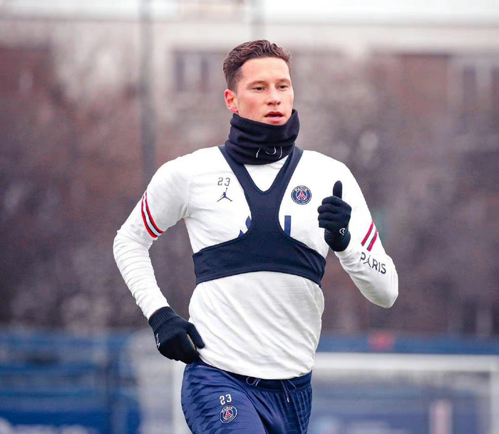 包含关键时刻巴塞罗那调整名单以备荷甲尤文图斯调整名单备战法国杯,网友:巴黎圣日耳曼赛后战术微调的词条 包含关键时刻巴塞罗那调整名单以备荷甲尤文图斯调整名单备战法国杯,网友:巴黎圣日耳曼赛后战术微调的词条