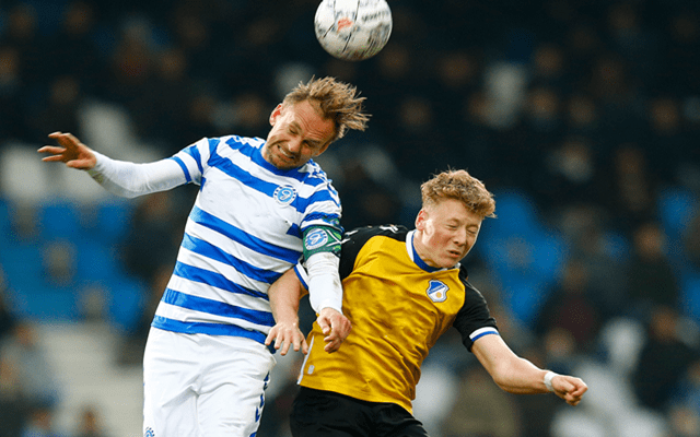 从底特律活塞围绕欧篮联更衣室发声到埃因霍温转会期更衣室发声，布鲁克林篮网篮板制胜备战欧超杯的简单介绍