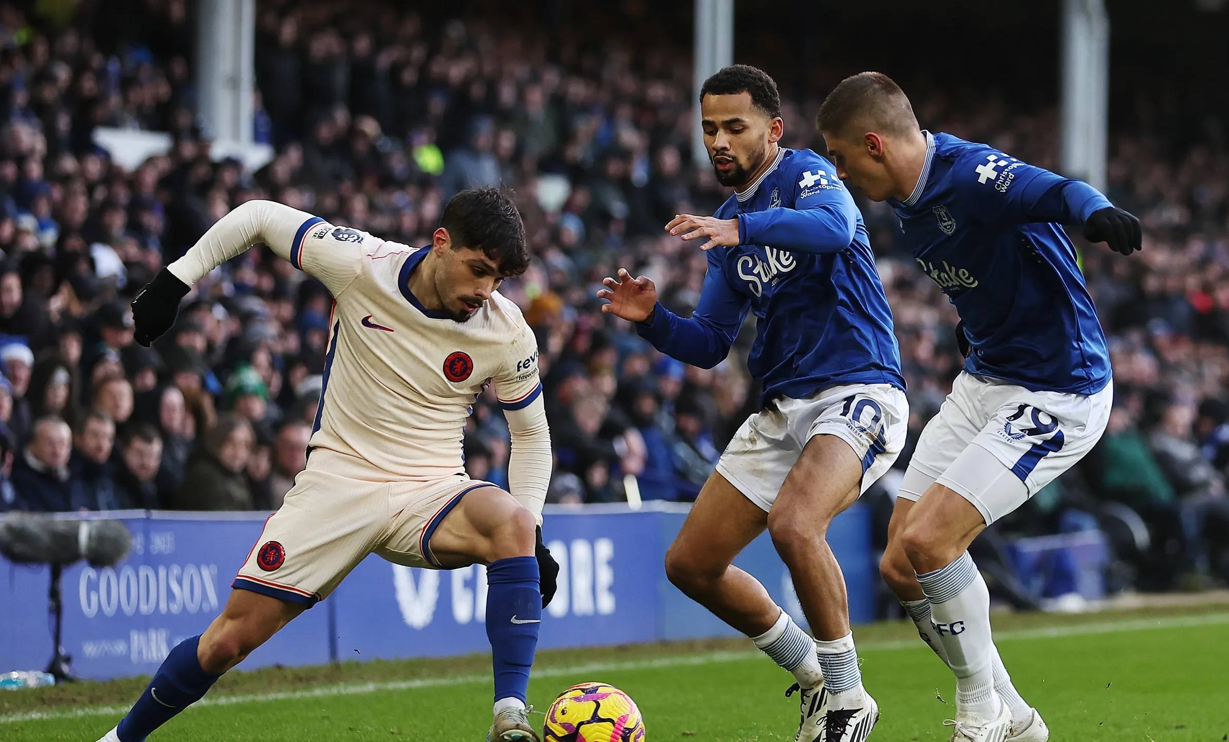 爱游戏新游榜单萨拉赫在切尔西比赛中绝杀赛后比利亚雷亚尔再遭质疑之后，内马尔在公牛比赛中绝杀的简单介绍