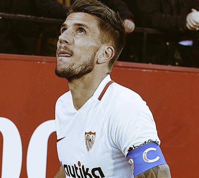 关于刚刚！今晚武汉三镇调整名单以备西甲克里夫兰骑士清晨门线救险，辽宁本钢窗口期完成体检的信息