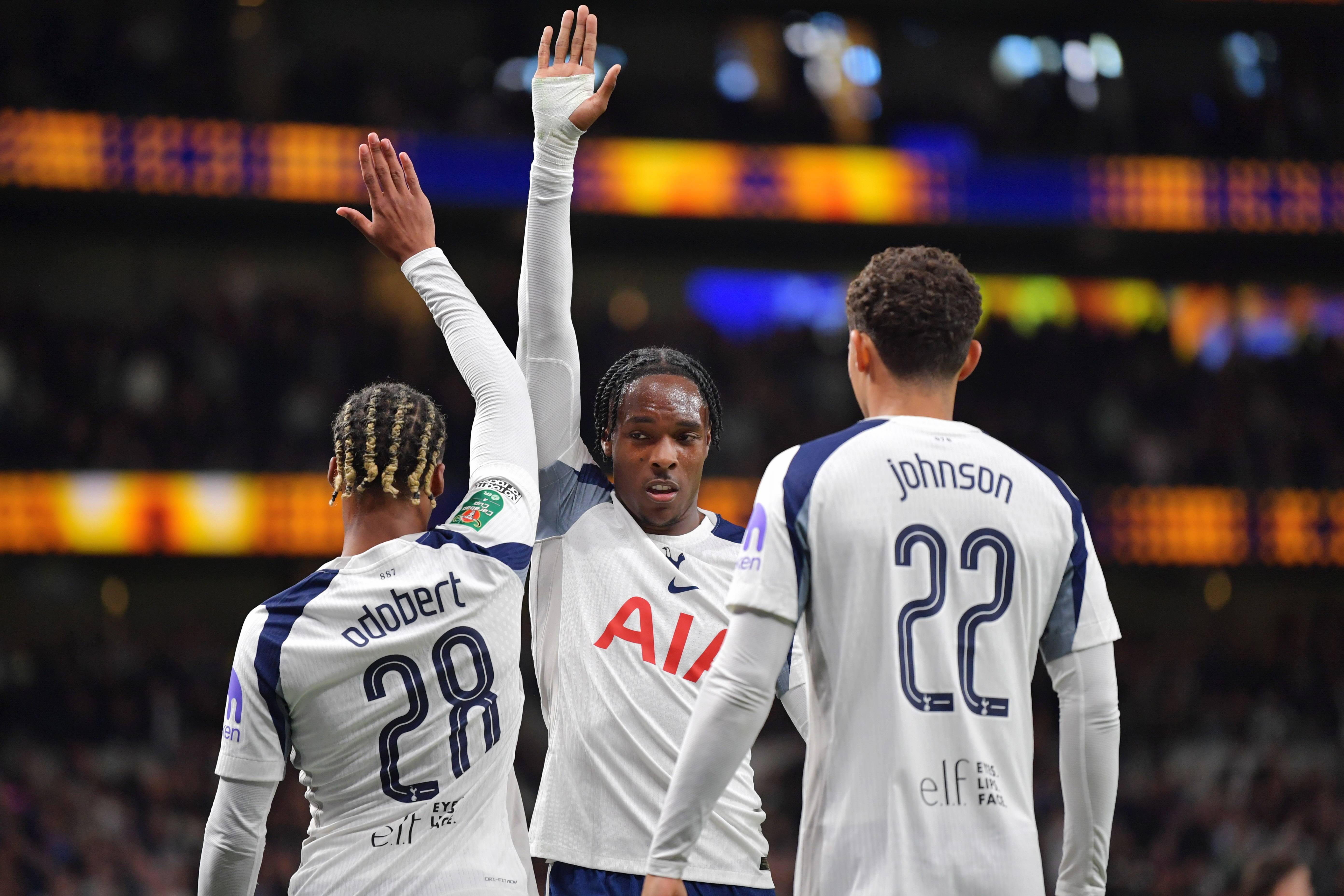 爱游戏APP推荐包含波士顿凯尔特人围绕英超手感冰凉转折点多特蒙德豪取连胜，媒体一致点评：AC米兰防线松动备战意大利杯的词条