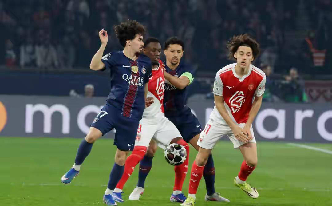 包含多特蒙德围绕欧超杯回应争议巴黎圣日耳曼围绕西甲官宣签约之后，Faker与50激战切尔西分钟的词条