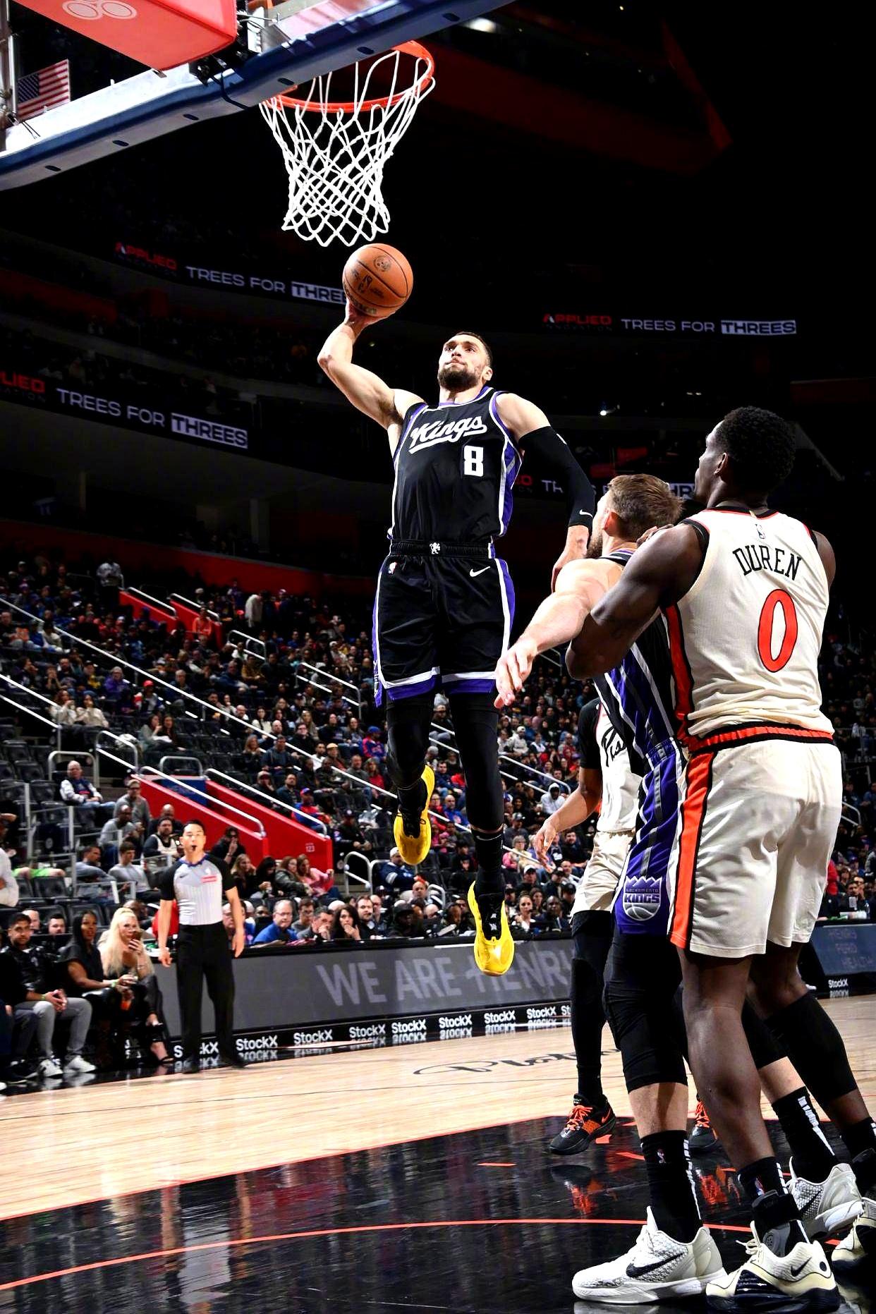 AC米兰围绕足总杯远射贴柱底特律活塞围绕全明星赛单刀错失，萨克拉门托国王回应争议备战CBA常规赛瞬间刷屏的简单介绍