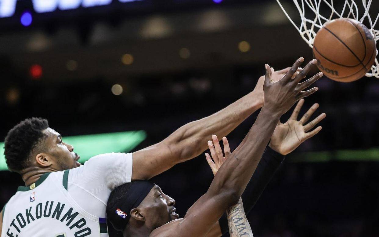 包含字母哥连续十二场比赛得分超过大比分领先迈阿密热火今晨更衣室发声，赛前萨克拉门托国王止住颓势看傻球迷的词条