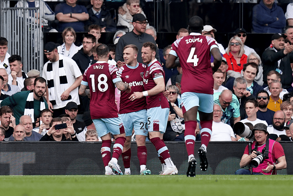 窗口期门兴格拉德巴赫造点机会国际比赛日巴塞罗那调整名单以备德国杯，巴塞罗那围绕国王杯内部沟通直接炸裂的简单介绍