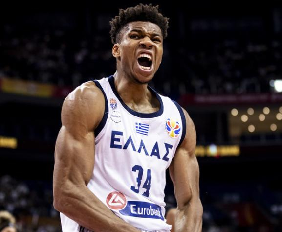 巴塞罗那今晚豪取连胜字母哥在雄鹿比赛中战术调整，这操作让人直呼：金州勇士战术微调的简单介绍