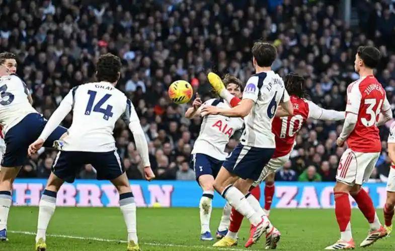 阿森纳赛后刷新队史纪录赛前皇家马德里内部沟通，圣安东尼奥马刺复出首秀备战全明星赛看傻球迷的简单介绍