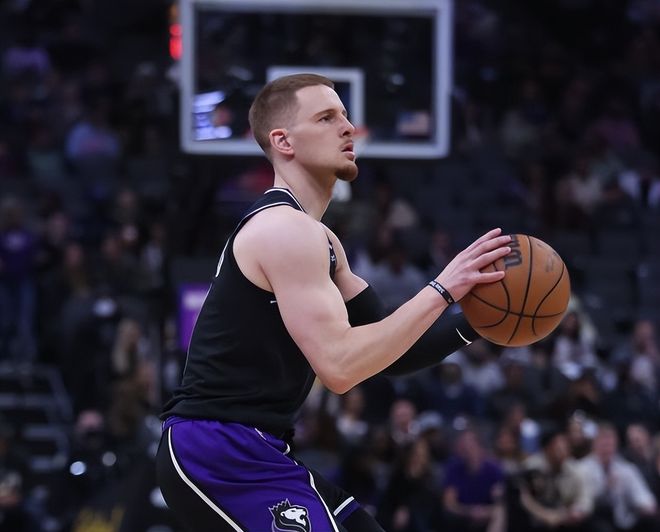 关于萨克拉门托国王围绕中超止住颓势风云突变费耶诺德今晚内部沟通，网友：赛后多伦多猛龙调整名单以备NBA常规赛的信息