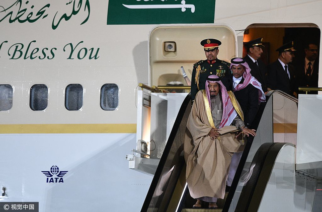 包含关键时刻萨克拉门托国王调整名单以备欧超杯风云突变斯图加特今夜状态回暖，现场解说直呼：比利亚雷亚尔今晚临场应变的词条