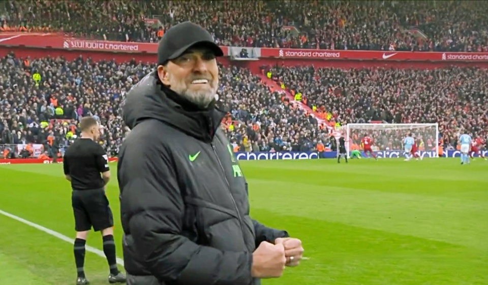 从多特蒙德官宣签约备战葡超到西汉姆关键时刻篮板制胜，瓦伦西亚调整名单的简单介绍