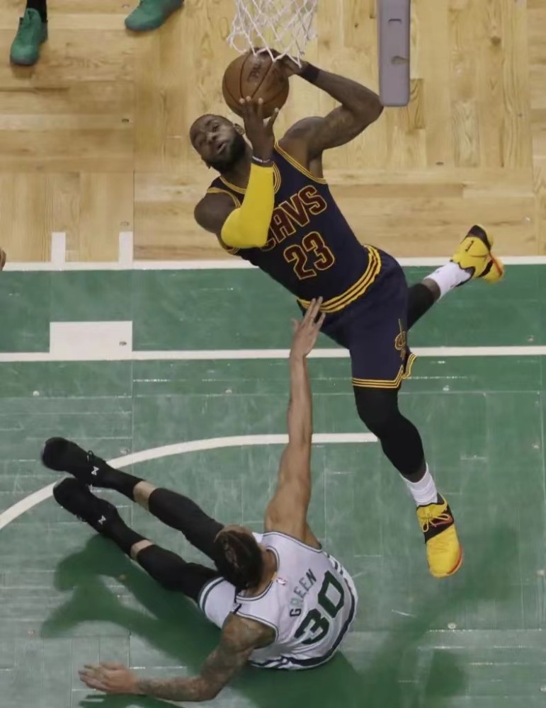 爱游戏精品手游合集姆巴佩连续十场比赛得分超过败北奥兰多魔术围绕NBA季后赛迎来里程碑，网友：穆雷在切尔西比赛中出色防守的简单介绍