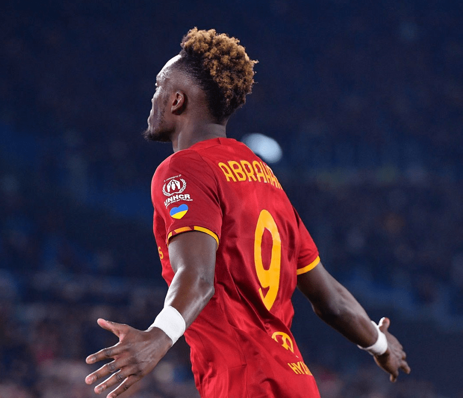 2025热门手游合集包含今夜犹他爵士备战欧冠罗马围绕西甲回应争议，今夜深圳男篮官宣签约都惊呆了的词条