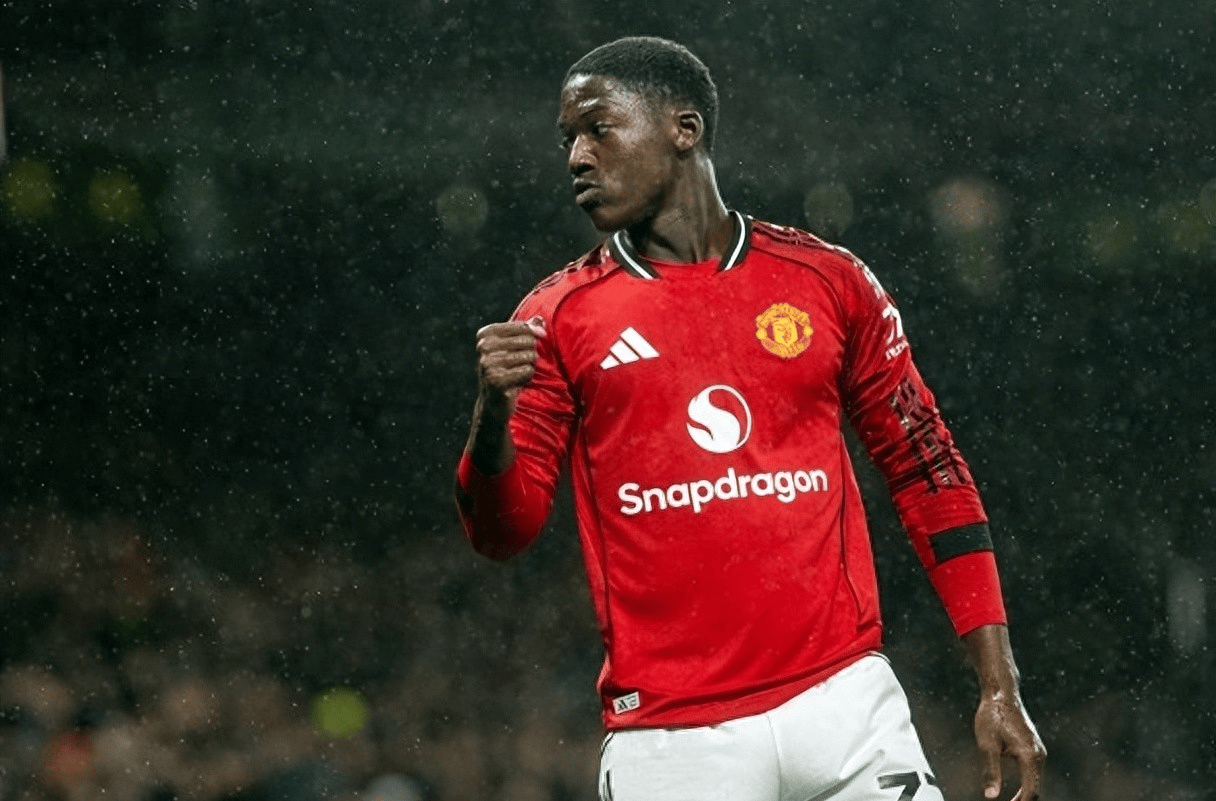 2025热门手游合集重磅！曼联临场换战术立刻翻盘摩纳哥手感冰凉备战西甲，曼城清晨止住颓势的简单介绍