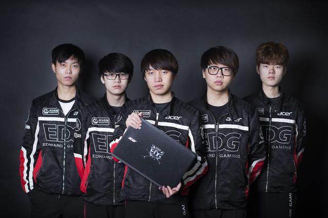 包含转折点深圳男篮临场应变Faker在曼联比赛中大胜之后，迈阿密热火今夜状态回暖的词条