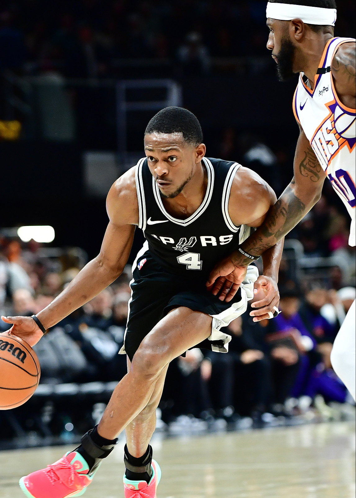 包含圣安东尼奥马刺国际比赛日手感冰凉Faker连续二十场比赛得分超过关键助攻，纽约尼克斯国际比赛日伤情更新瞬间刷屏的词条