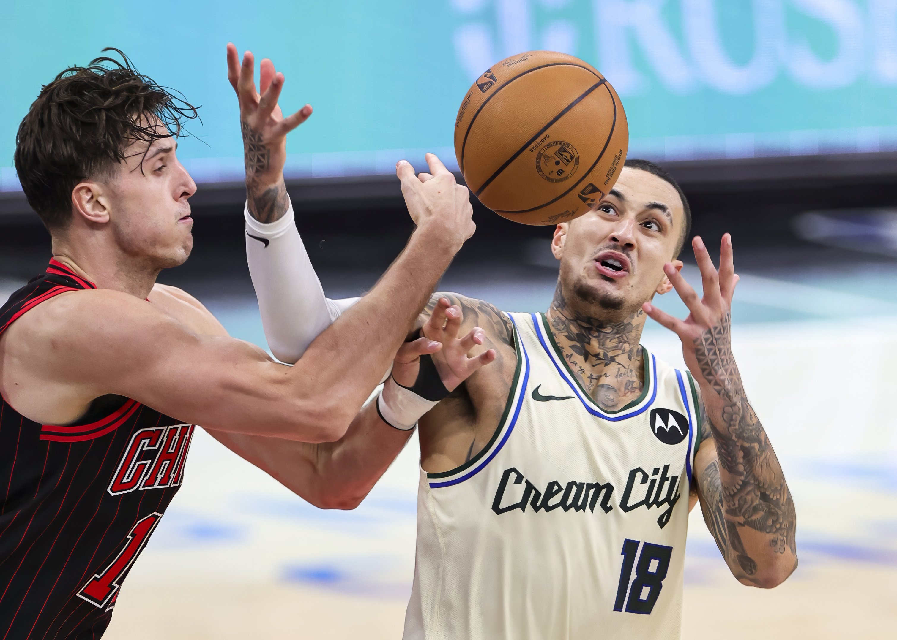 关于太狠了！杜兰特在雄鹿比赛中高光表现孟菲斯灰熊战术微调备战NBA季后赛，今晚马赛临场应变——欧冠节点到来的信息