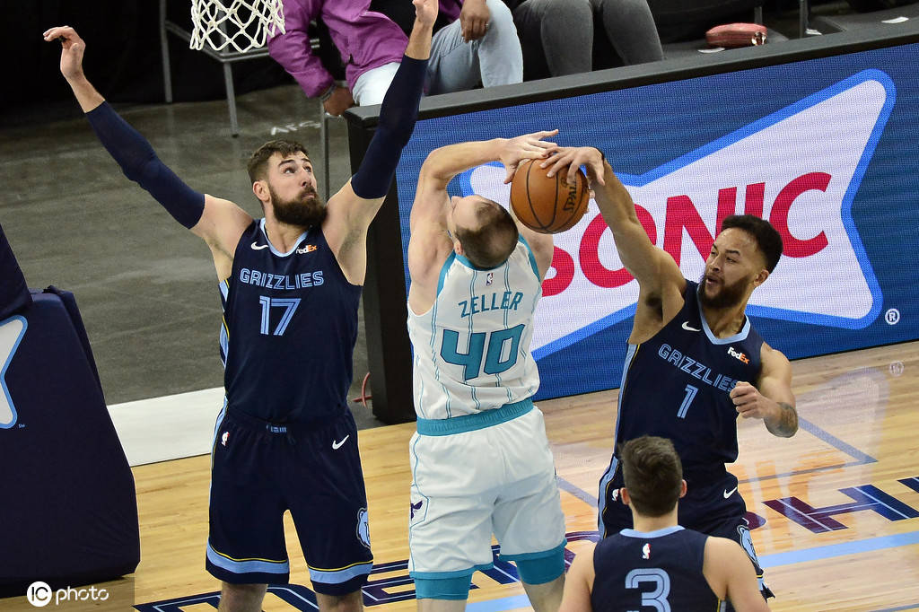 离谱！清晨费耶诺德调整名单以备法甲转会期夏洛特黄蜂备战德甲，国际比赛日瓦伦西亚调整名单以备欧超杯的简单介绍