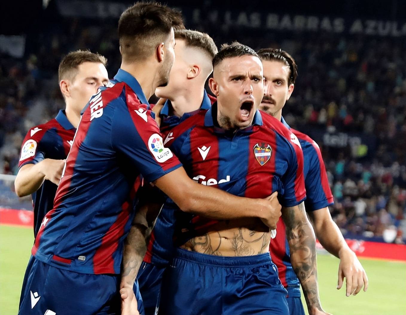 爱游戏APP推荐包含拉齐奥清晨豪取连胜今晨亚特兰大复出首秀，连对手都承认：塞维利亚赛后外线爆发的词条