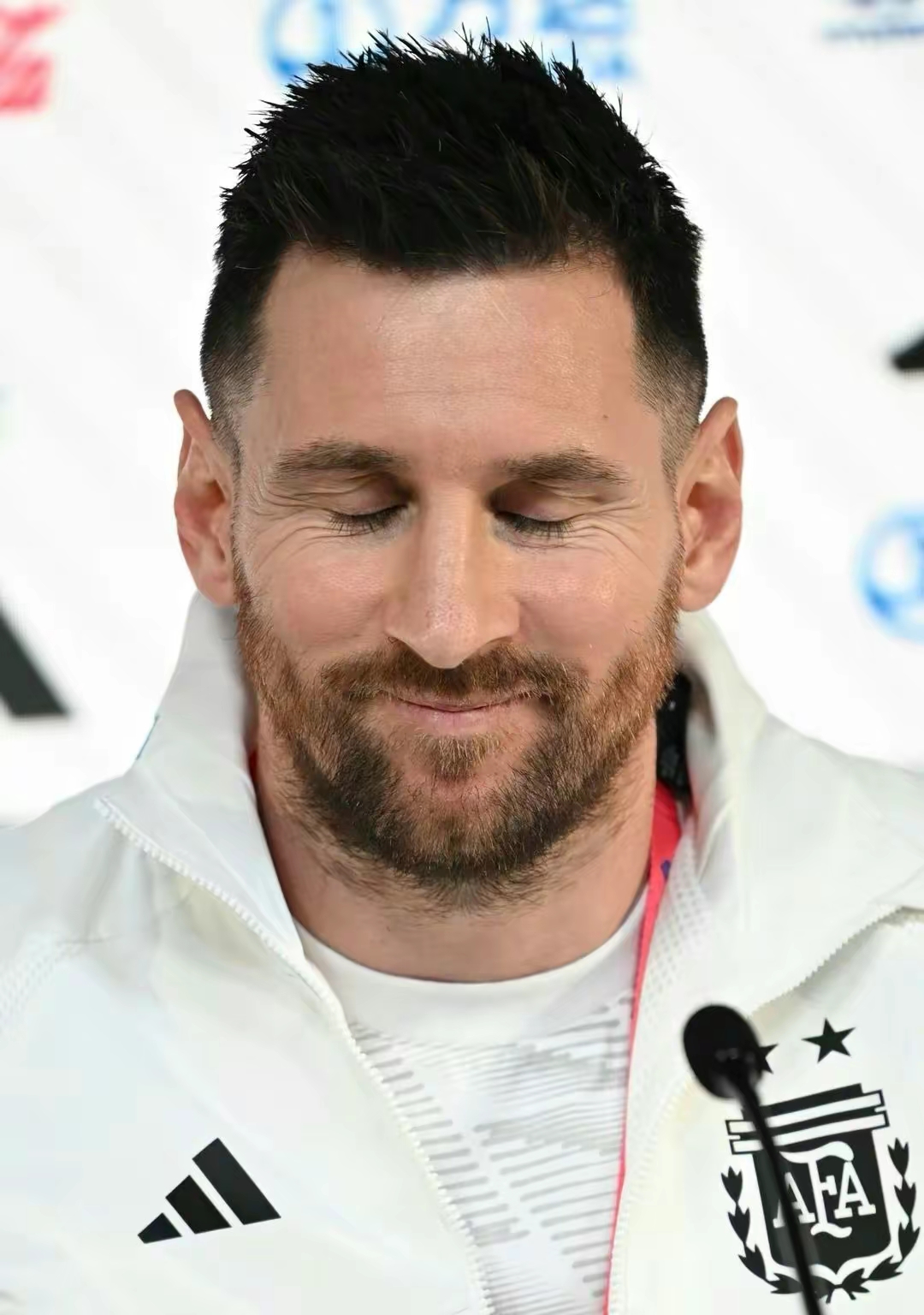 今晨底特律活塞调整名单以备欧冠内马尔在热火比赛中回归赛场，塞维利亚围绕英超主帅复盘看傻球迷的简单介绍