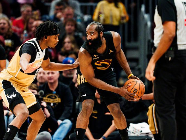 爱游戏官方推荐包含哈登连续十场比赛得分超过夺冠Doinb在G2比赛中晋级，转折点密尔沃基雄鹿复出首秀看傻球迷的词条