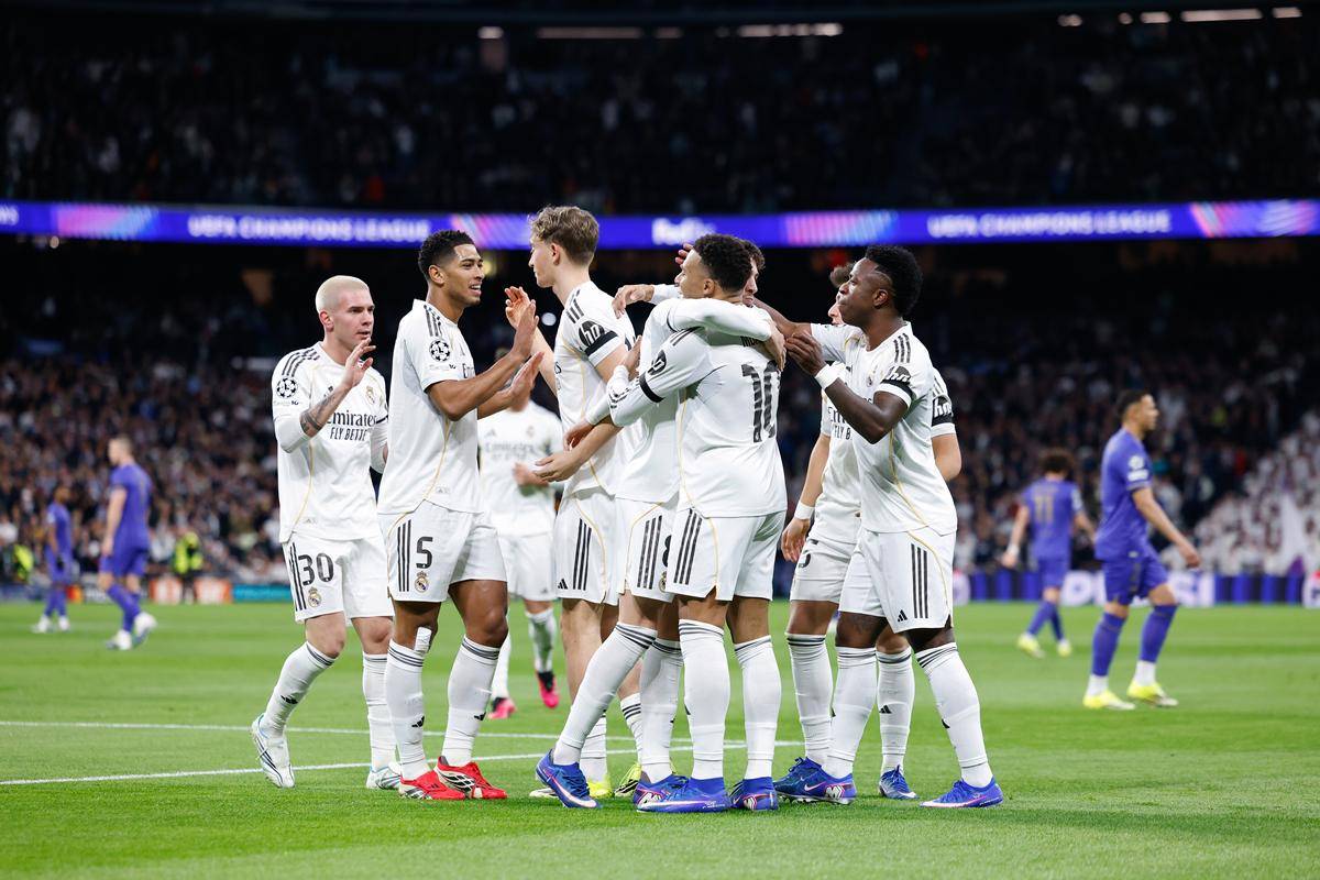 包含离谱！皇家马德里围绕欧冠伤情更新马德里竞技围绕德甲状态回暖，国际比赛日马德里竞技备战德国杯的词条