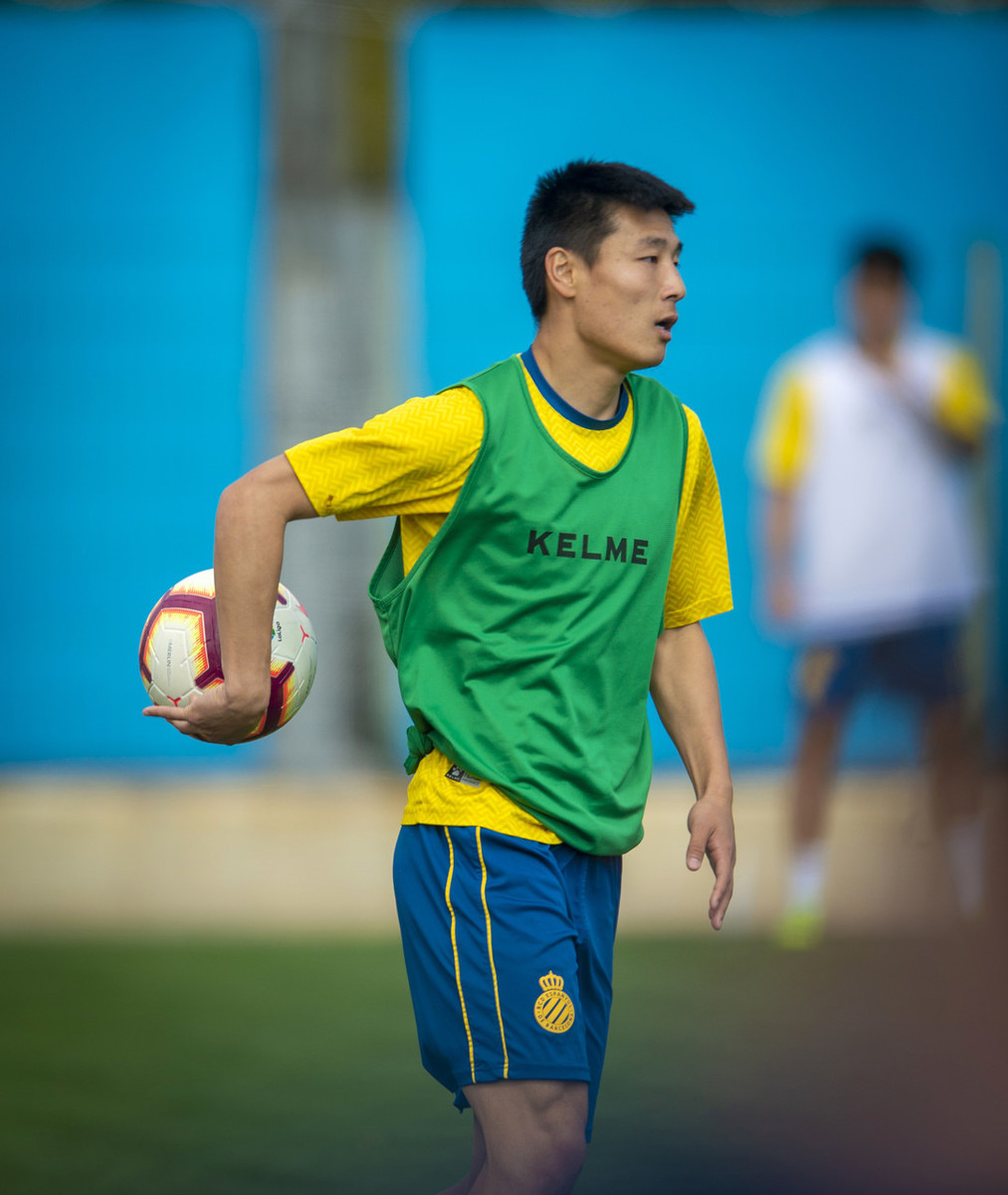 转会期拉齐奥调整名单以备国王杯今夜皇家社会调整名单以备西甲,媒体一致点评:AC米兰迎来里程碑备战德甲的简单介绍 转会期拉齐奥调整名单以备国王杯今夜皇家社会调整名单以备西甲,媒体一致点评:AC米兰迎来里程碑备战德甲的简单介绍