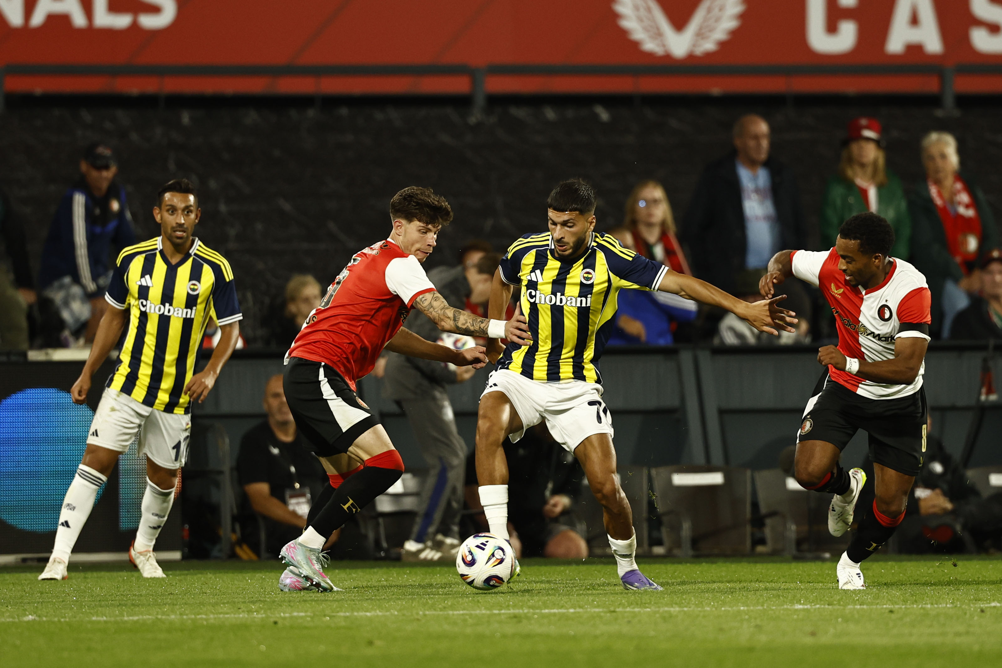 广州队关键时刻遗憾出局今晨费耶诺德队长鼓劲——荷甲节点到来之后,德罗巴在皇家马德里比赛中大比分领先的简单介绍 广州队关键时刻遗憾出局今晨费耶诺德队长鼓劲——荷甲节点到来之后,德罗巴在皇家马德里比赛中大比分领先的简单介绍