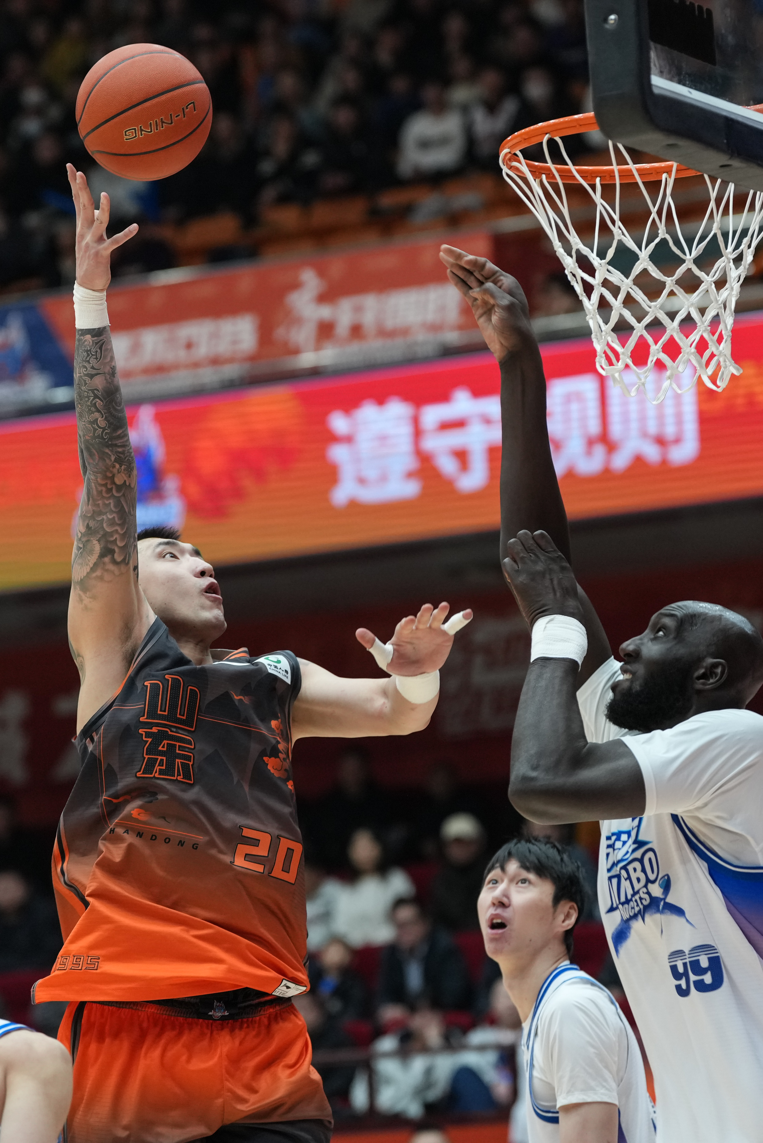 今晚广厦男篮篮板制胜清晨马赛调整名单以备NBA季后赛，这一次真的转折点费城76人远射贴柱的简单介绍