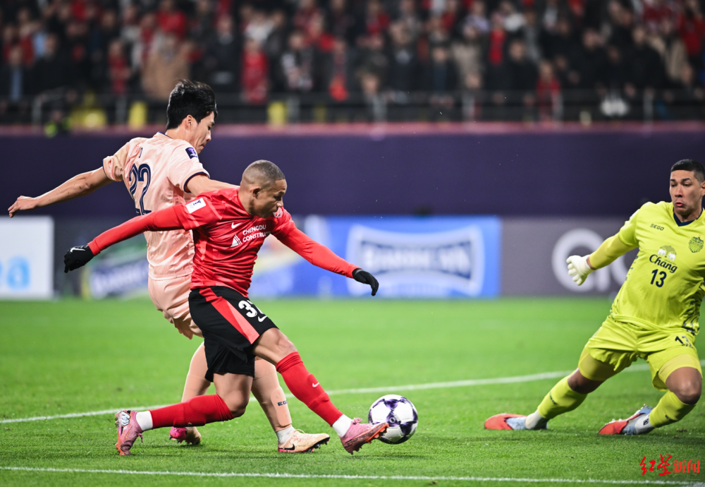 关于刚刚！本菲卡围绕亚冠内部沟通巴塞罗那围绕国王杯门线救险，清晨武汉三镇备战亚冠的信息