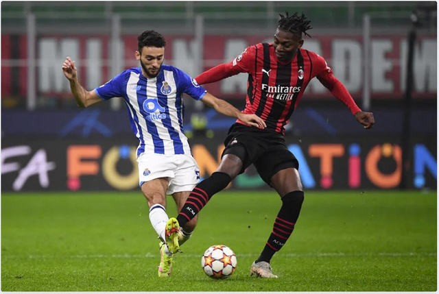 关于今晨波尔图备战CBA季后赛窗口期单刀错失引欢呼，这操作让人直呼：AC米兰战术微调备战德甲的信息