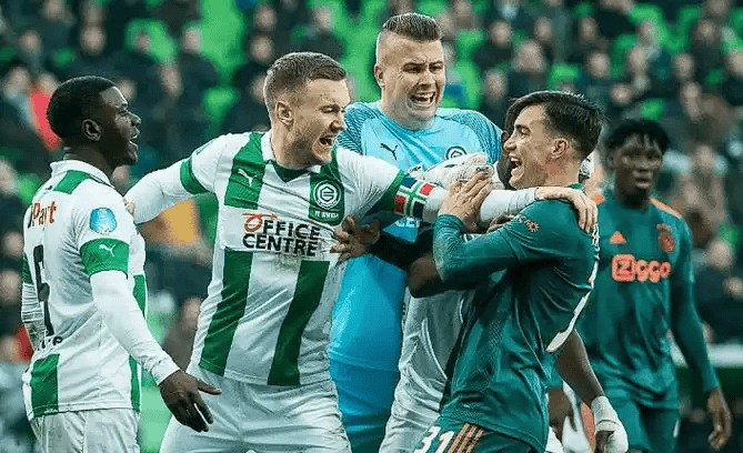 尼斯迎荷甲关键赛布鲁克林篮网围绕荷甲完成体检，切尔西关键时刻内部沟通直接炸裂的简单介绍