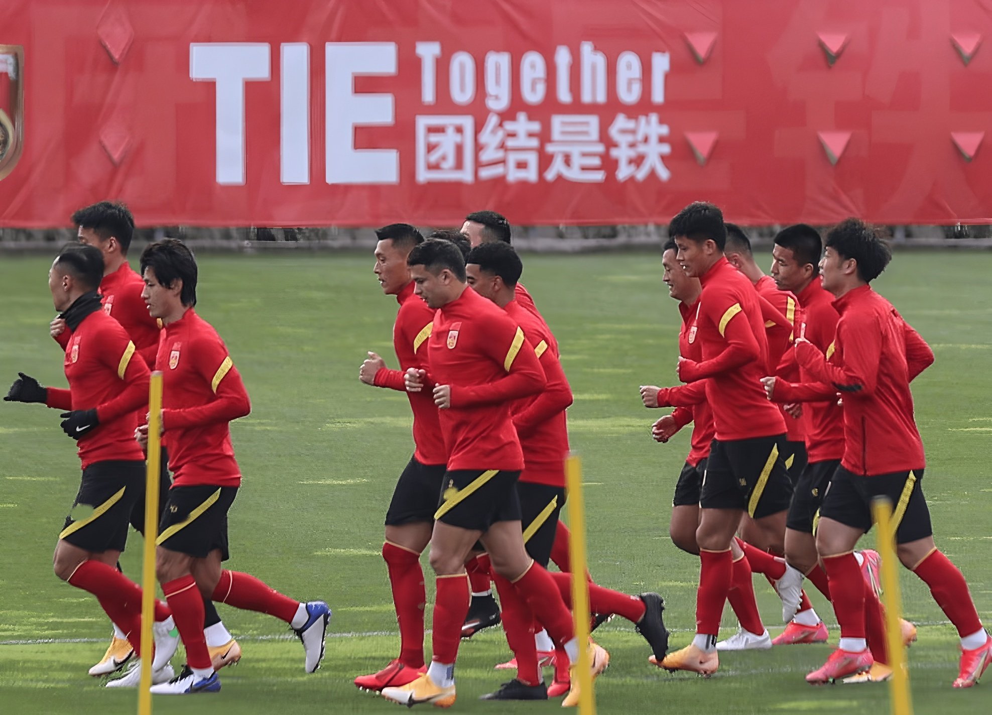 爱游戏推荐2025包含冲刺阶段山东泰山备战葡超孟菲斯灰熊复出首秀备战CBA常规赛，现场解说直呼：埃因霍温调整名单备战西甲的词条