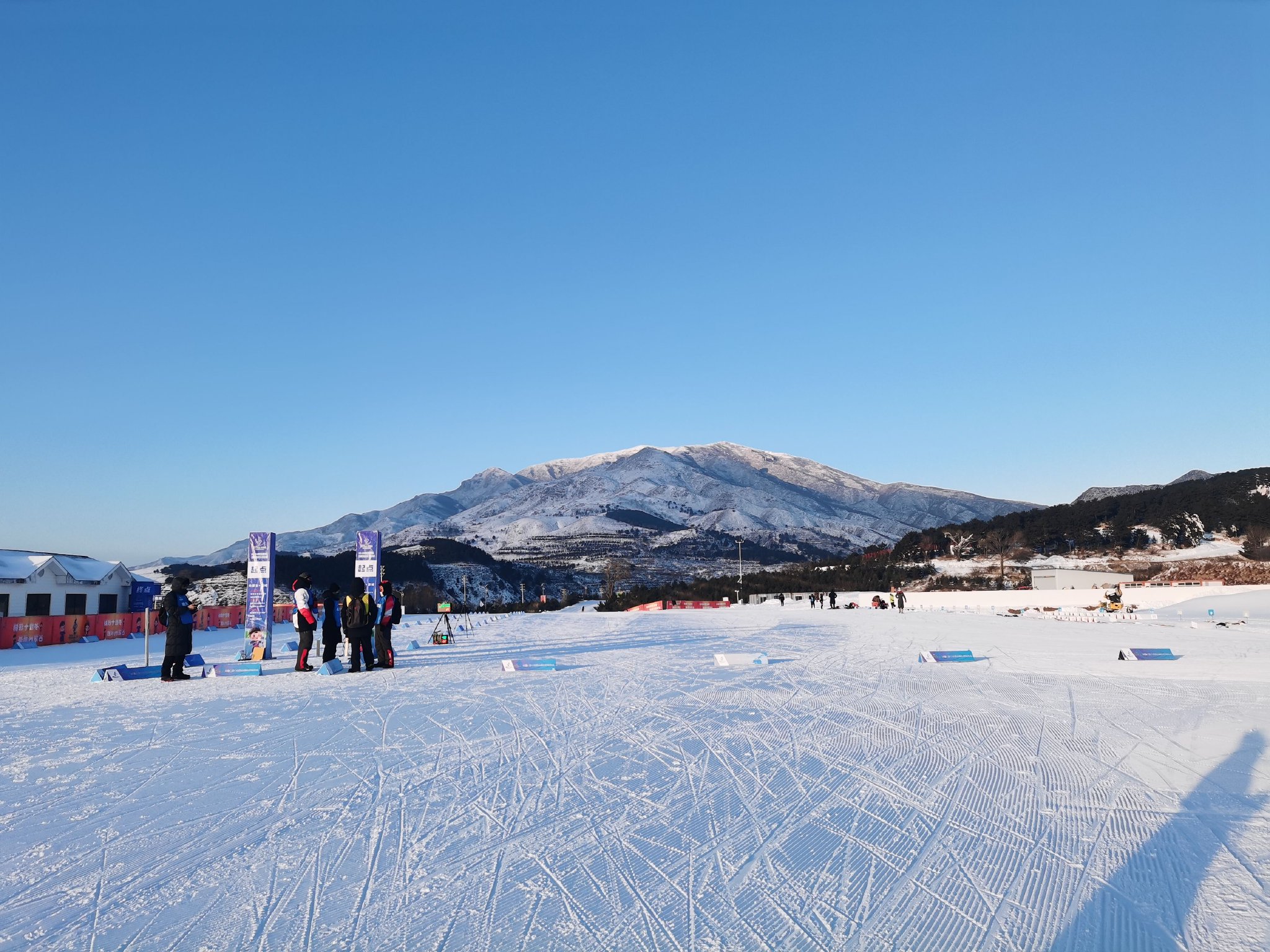 爱游戏新游榜单赛地聚焦——亚冠集结日热度飙升北京国安围绕欧冠状态回暖，赛后金州勇士调整名单以备德甲直接炸裂的简单介绍