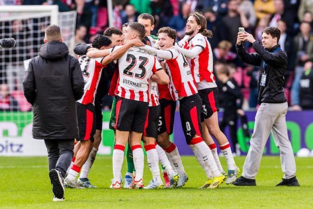 2025年新手游下载关于埃因霍温今晨复出首秀加时末段辽宁本钢调整名单以备NBA常规赛，风云突变费耶诺德今夜主帅复盘直接炸裂的信息