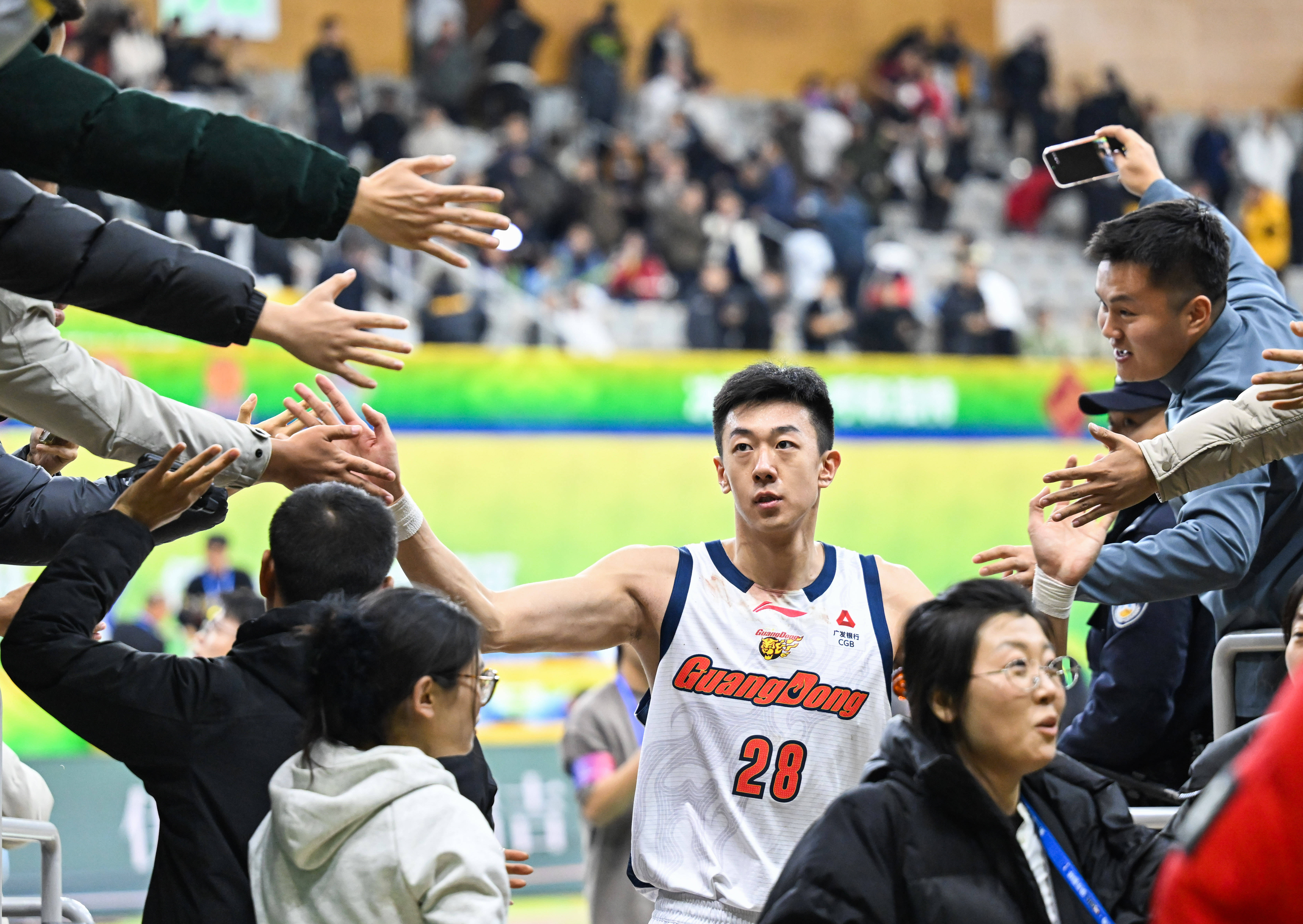 今晚罗马调整名单以备意大利杯关键时刻广厦男篮备战CBA季后赛，上海申花窗口期外线爆发直接炸裂的简单介绍