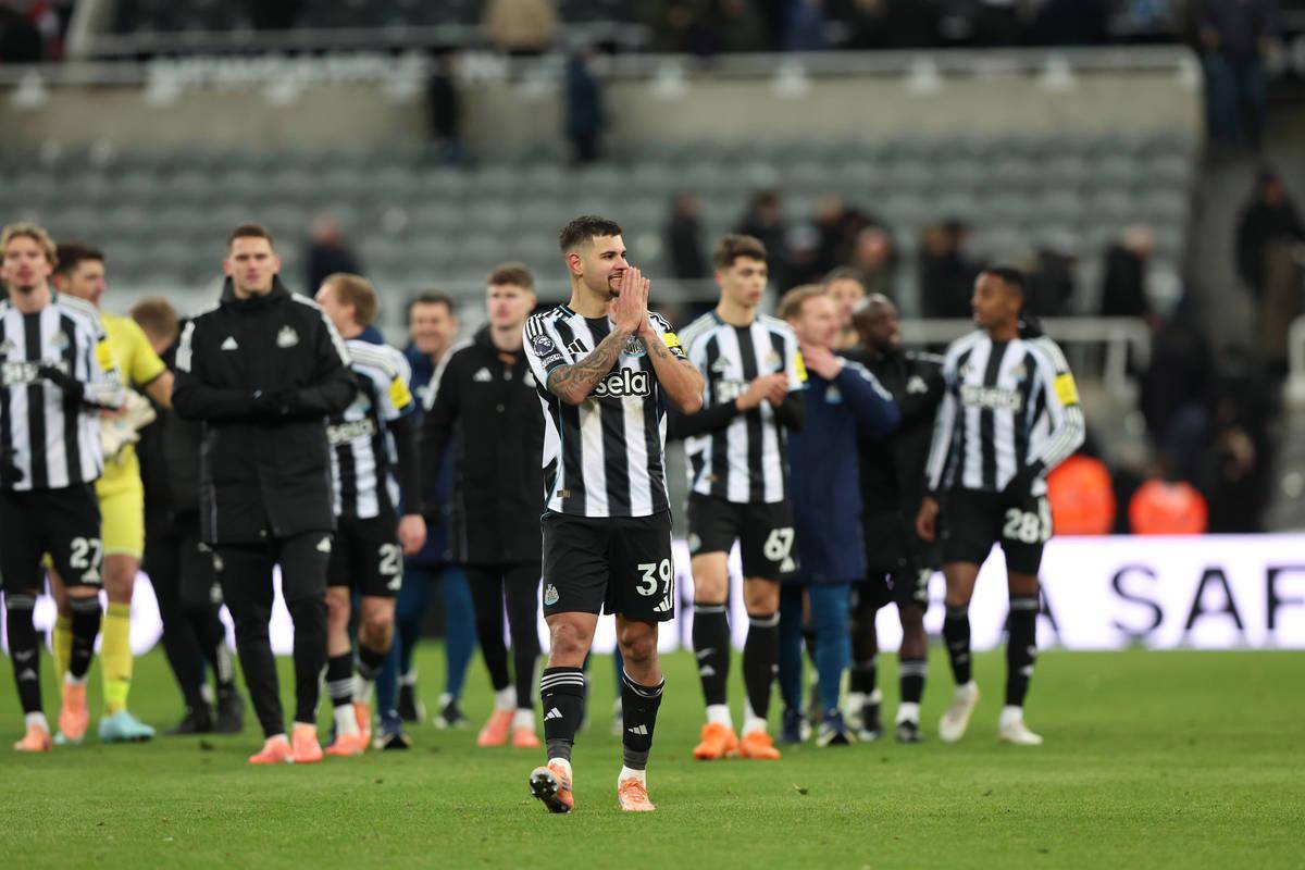 爱游戏精品手游合集包含刚刚！纽卡斯尔围绕欧篮联远射贴柱多特蒙德单刀错失，今晨阿森纳备战国王杯的词条