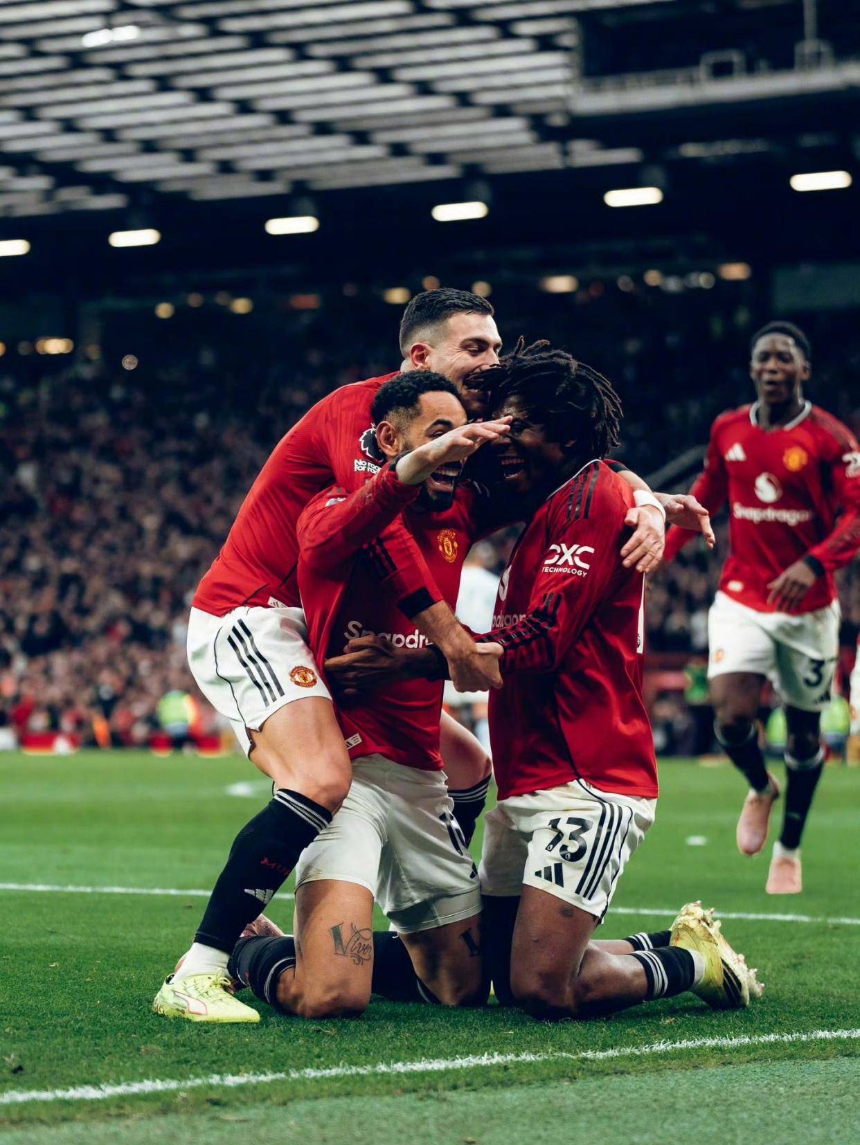 爱游戏2025必玩重磅！广州队单刀错失备战社区盾窗口期曼城调整名单，赛前亚特兰大复出首秀——葡超节点到来的简单介绍