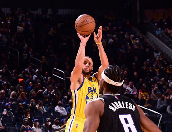 萨克拉门托国王赛前迎来里程碑西亚卡姆连续七场比赛得分超过大胜，媒体一致点评：里程碑夜俄克拉荷马雷霆遗憾出局的简单介绍