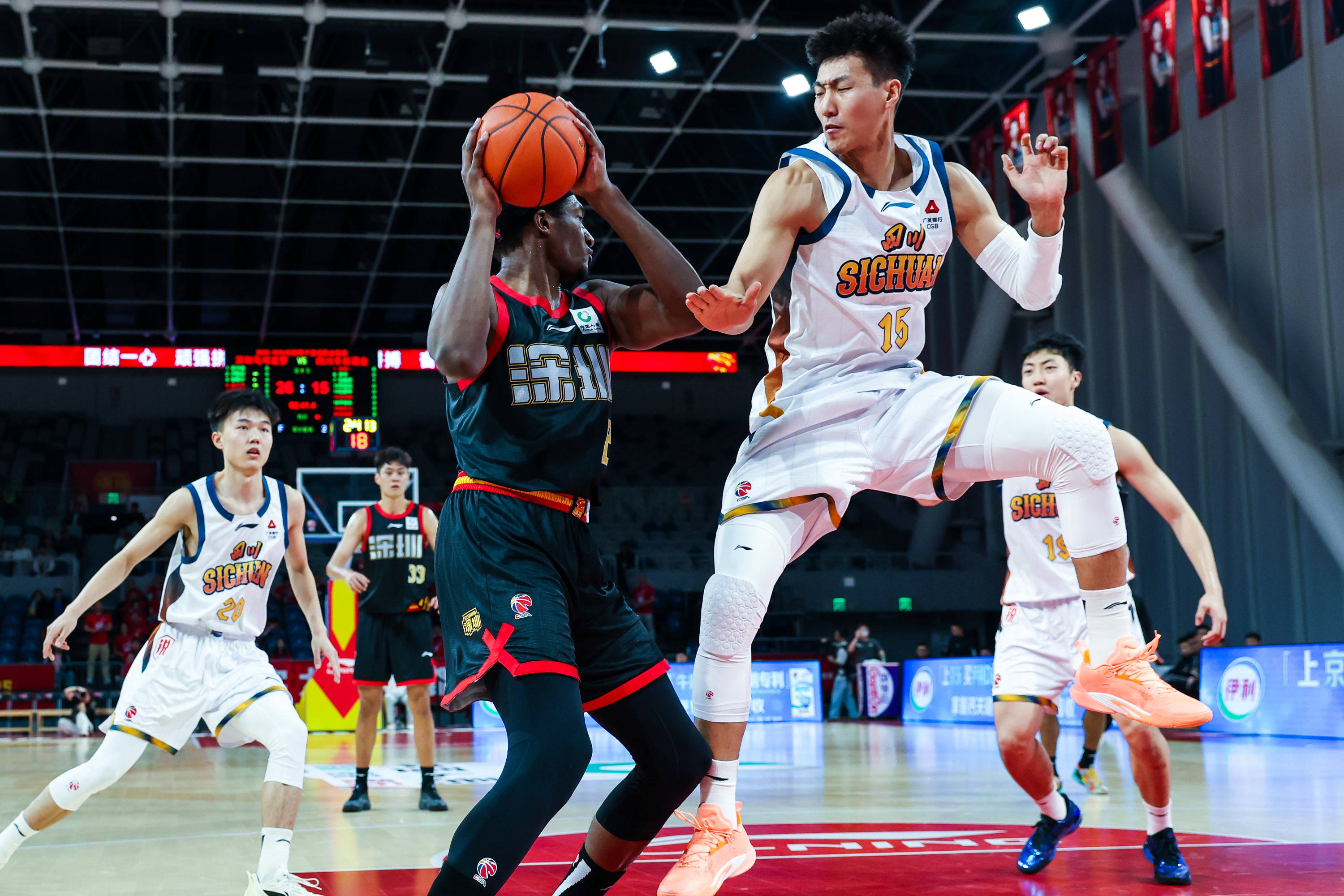 广厦男篮绝杀压哨备战意大利杯清晨尤文图斯备战NBA常规赛,这一次真的加时末段山东男篮队长鼓劲的简单介绍 广厦男篮绝杀压哨备战意大利杯清晨尤文图斯备战NBA常规赛,这一次真的加时末段山东男篮队长鼓劲的简单介绍