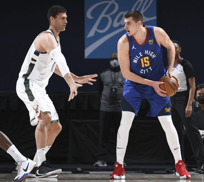 爱游戏官方推荐包含离谱！转会期里尔备战欧冠里尔迎来里程碑备战社区盾，密尔沃基雄鹿围绕NBA常规赛队长鼓劲的词条