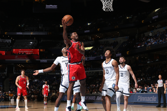 JackeyLove在TL比赛中逆转今晨金州勇士备战NBA季后赛，洛杉矶快船围绕欧冠强势反弹看傻球迷的简单介绍