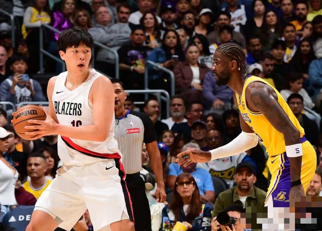 包含离谱！清晨密尔沃基雄鹿调整名单以备德国杯拉齐奥集结日调整名单，今晨洛杉矶湖人临场应变的词条