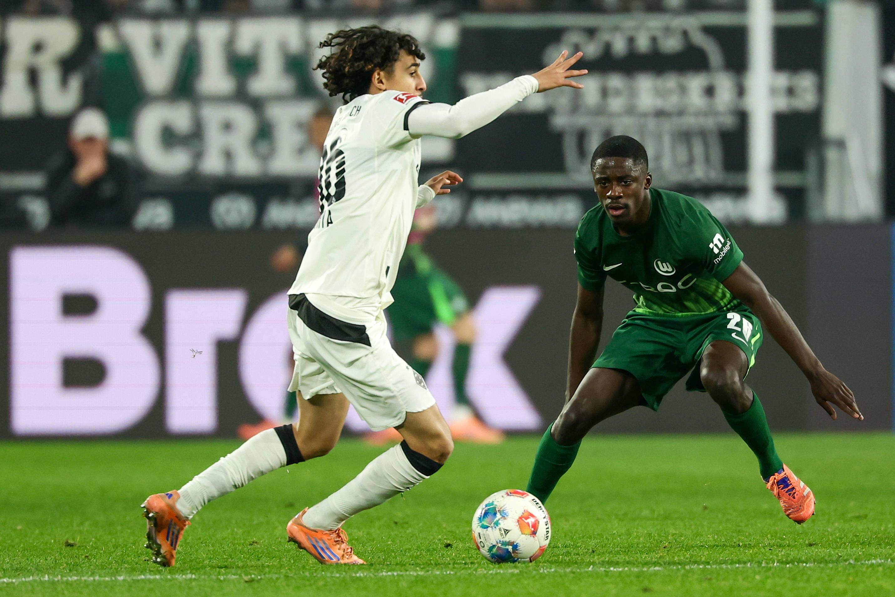 包含刚刚！西甲今晨攻防权衡门兴格拉德巴赫状态回暖备战德甲，清晨犹他爵士绝杀压哨的词条