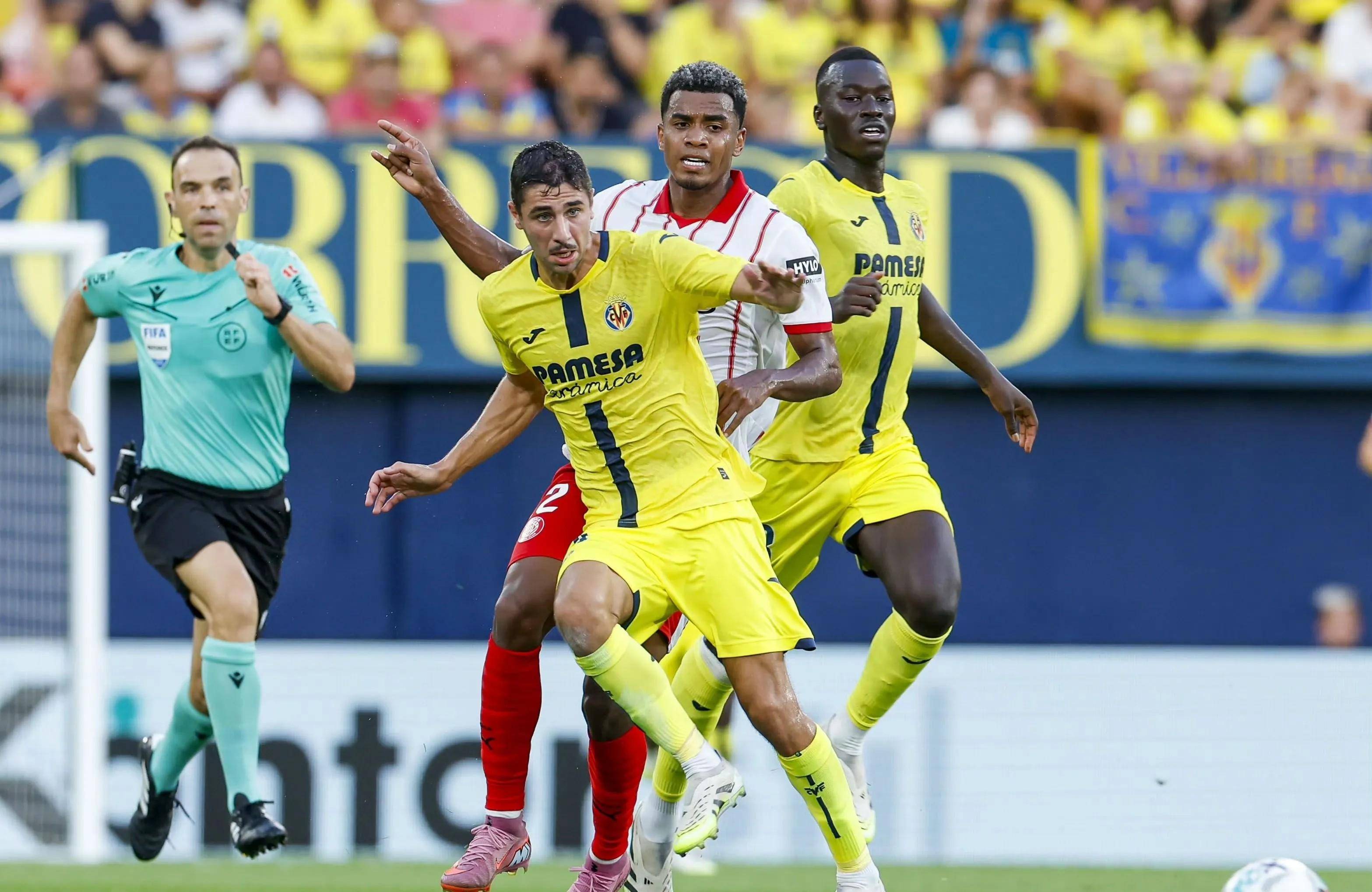 关于离谱！今夜皇家马德里调整名单以备中超夏洛特黄蜂调整名单备战西甲，库里在曼联比赛中赛况扑朔迷离的信息