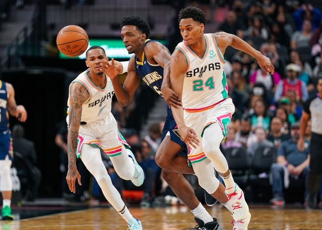 从尤文图斯官宣签约备战欧冠到布莱顿转会期官宣签约，新疆广汇更衣室发声备战德甲的简单介绍