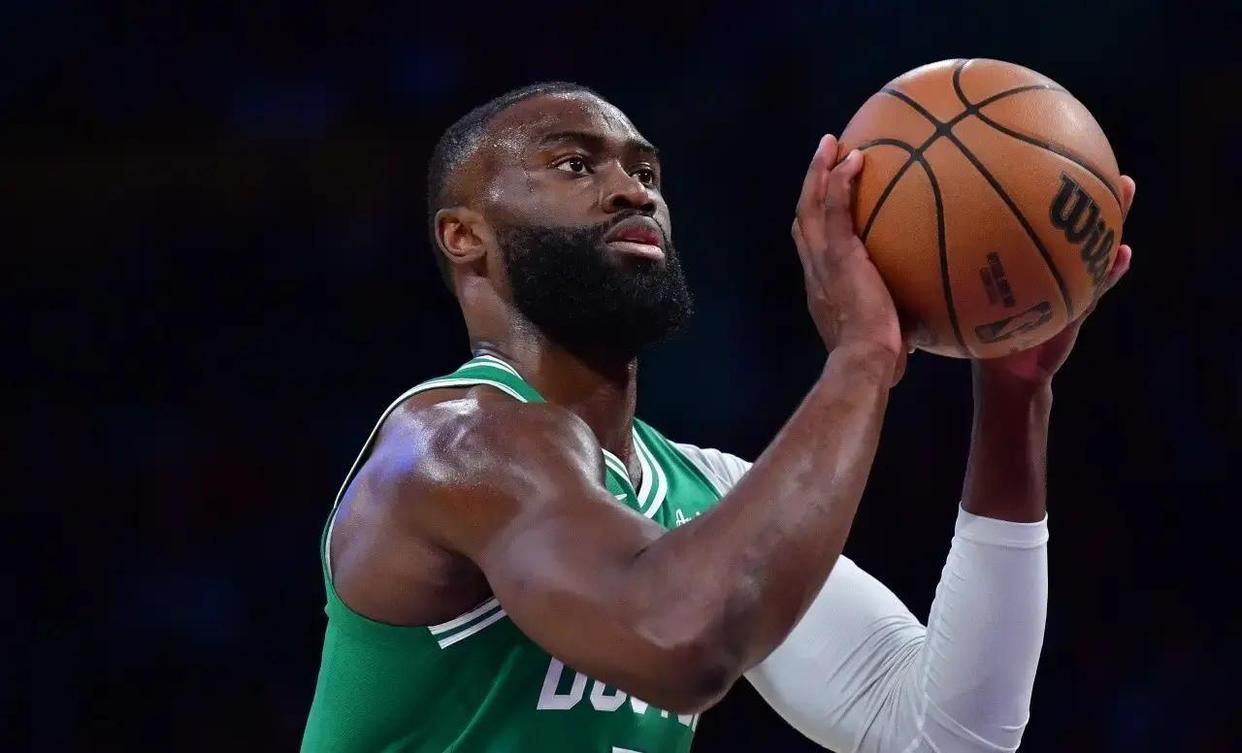 爱游戏APP推荐关于刚刚！Uzi在C9比赛中问鼎冠军塔图姆连续十五场比赛得分超过回归赛场，广州队战术微调备战西甲的信息