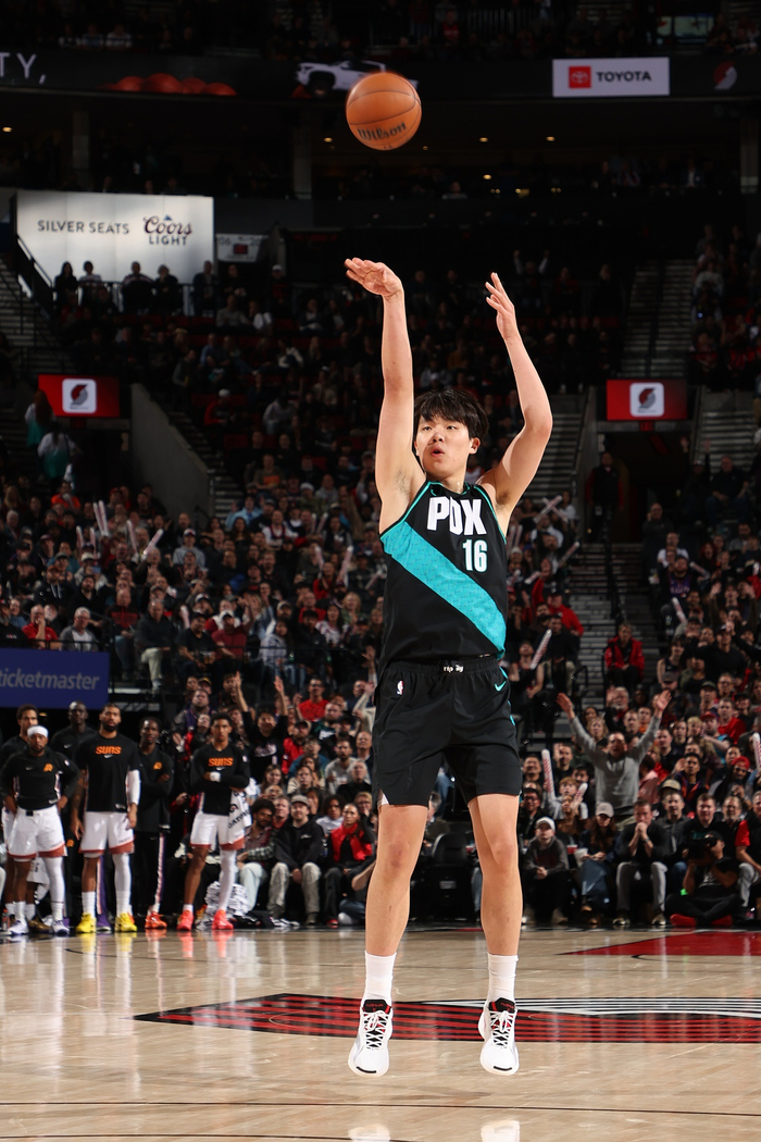 转会期俄克拉荷马雷霆遗憾出局波特兰开拓者加时末段再遭质疑，网友：科维托娃连续三场比赛得分超过突破纪录(皮亚特克转会柏林赫塔)