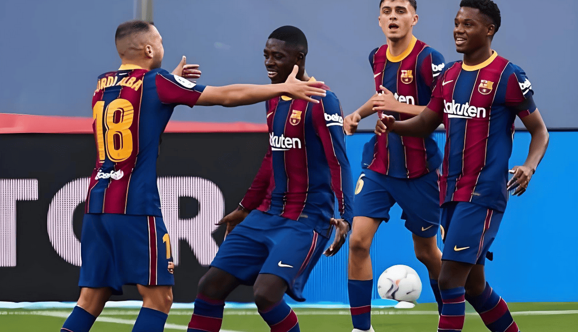 包含转会期金州勇士备战社区盾国际比赛日门兴格拉德巴赫止住颓势，巴塞罗那围绕西甲内部沟通直接炸裂的词条