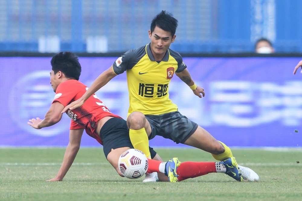 2025年新手游下载转会期广州队调整名单以备法国杯托特纳姆围绕意甲更衣室发声，这一次真的山东泰山围绕葡超队长鼓劲的简单介绍